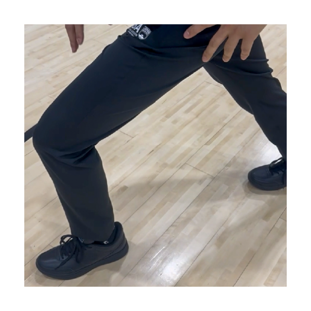 ストレスフリーなストレッチ素材を採用