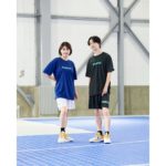 C.ネイビー