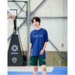 C.ネイビー