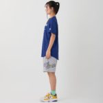 C.ネイビー