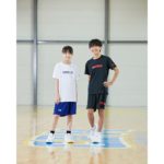 C.ネイビー