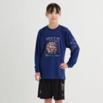 C.ネイビー