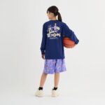 C.ネイビー