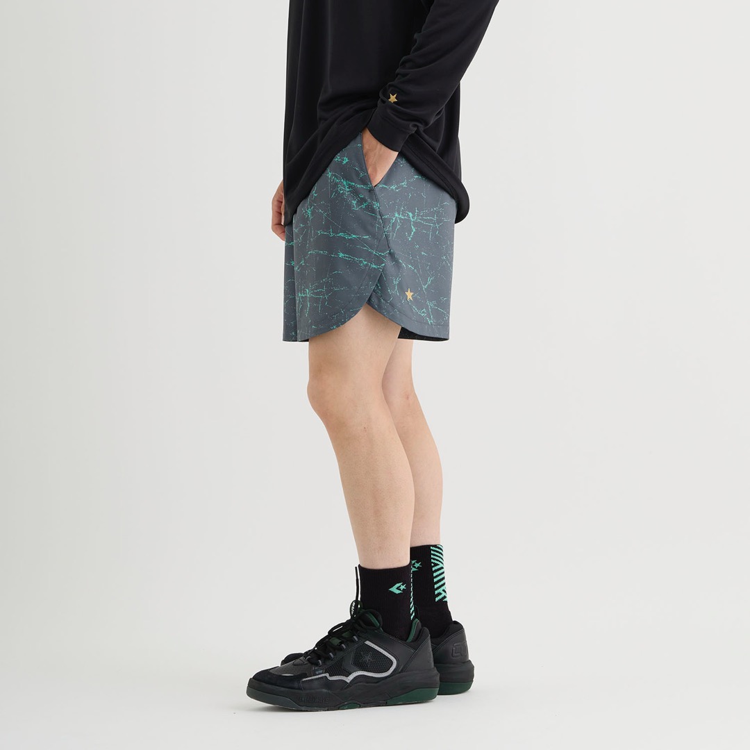 チャコール×グリーン