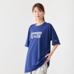 C.ネイビー