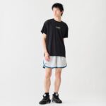 ブラック
