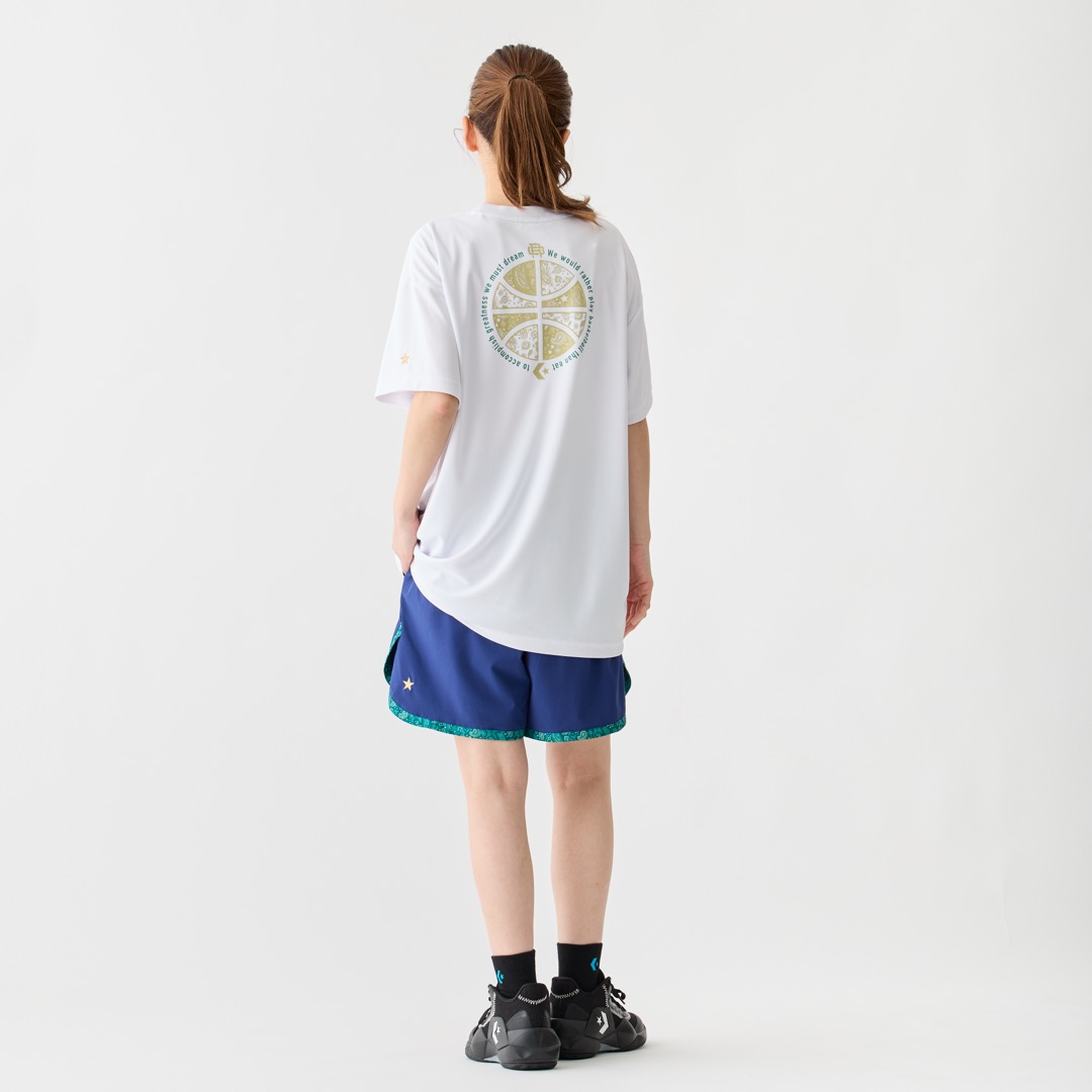C.ネイビー