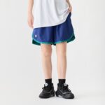 C.ネイビー