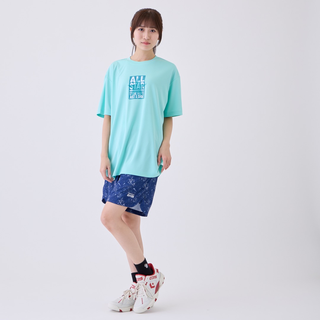 C.ネイビー