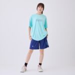 C.ネイビー