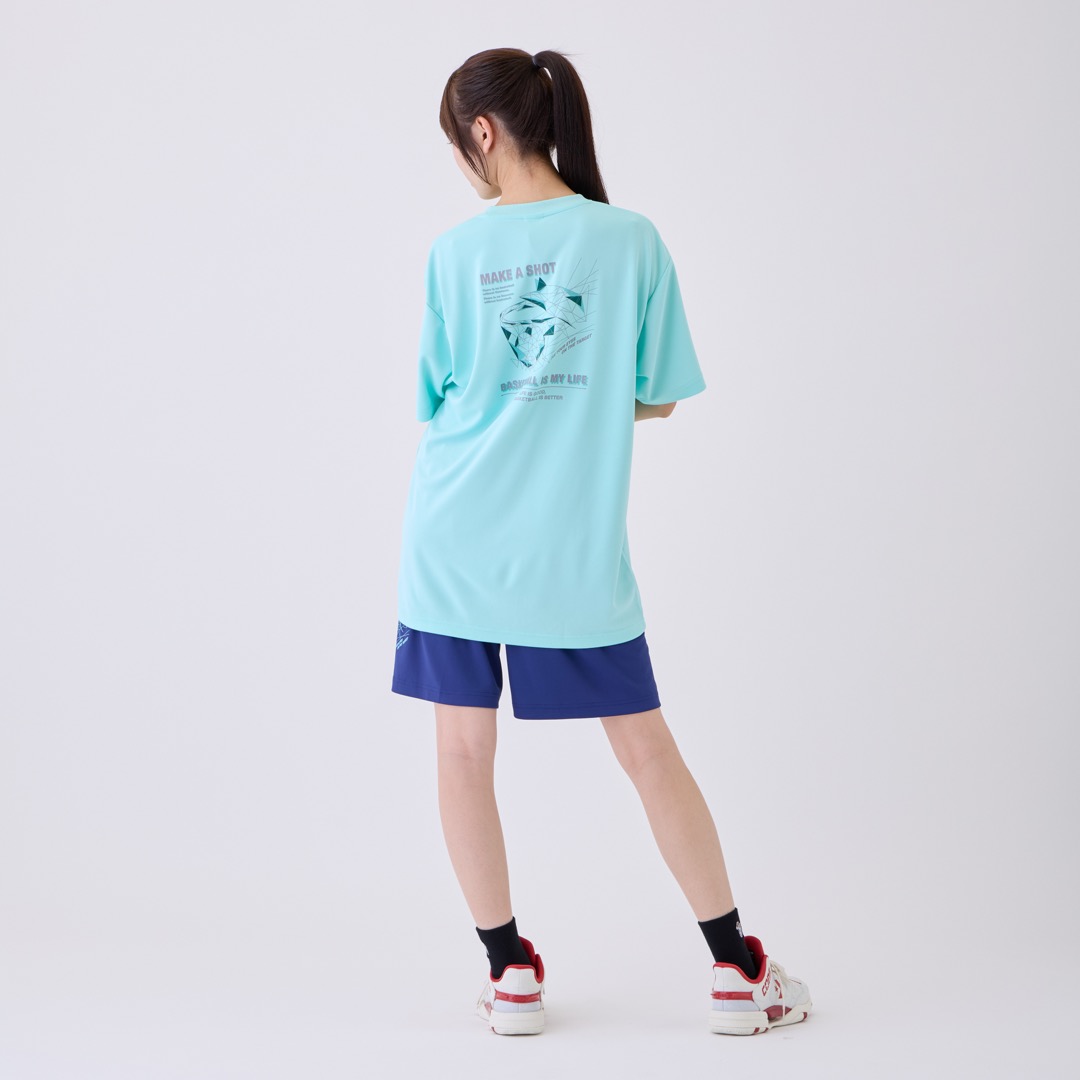 C.ネイビー