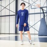 C.ネイビー